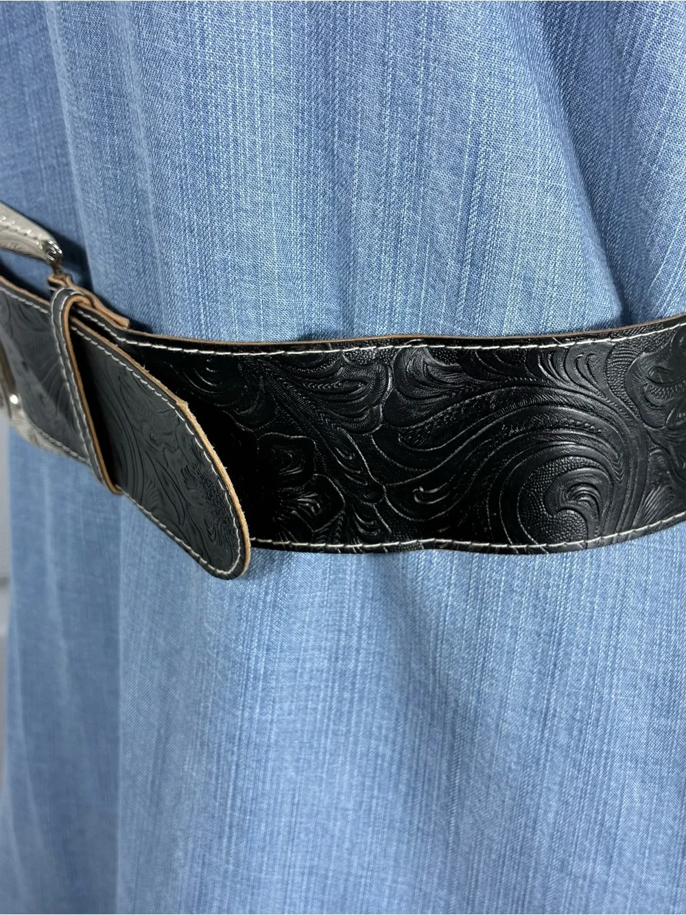 Womens belt Sz L Western Tooled Black faux Leather Engraved Silver Buckle